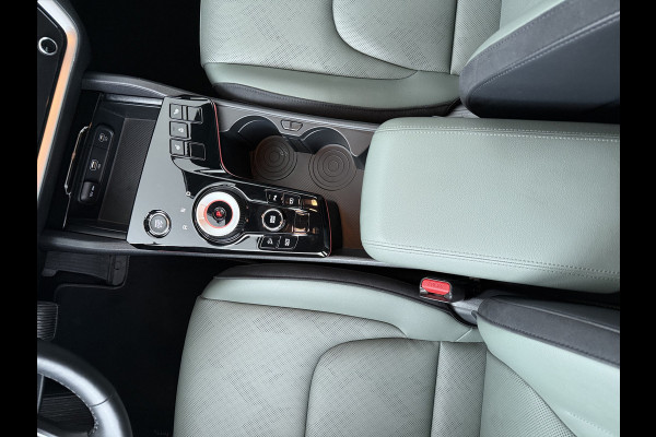 Kia Sportage 1.6 T-GDi Hybrid Dark Edition - Navigatie - Stoel-/stuurverwarming - Cruise Control - Climate Control - Fabrieksgarantie tot 08-2031