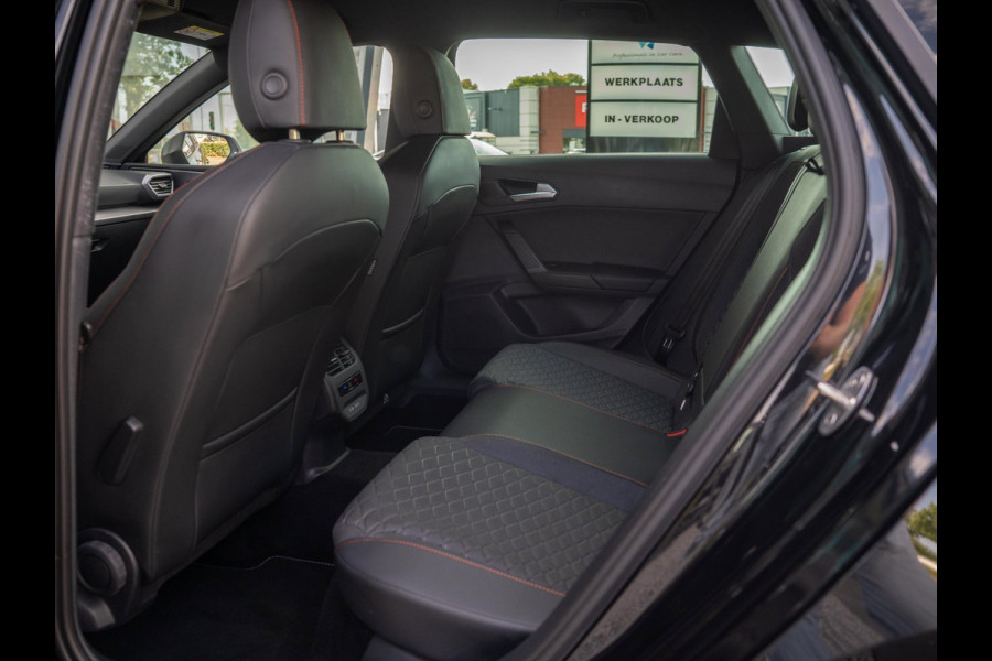 Seat Leon Sportstourer 1.0 eTSI FR Business Intense | Adaptieve cruise | Camera | Carplay