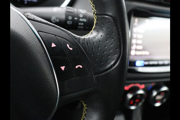 Alfa Romeo Giulietta 1.4 Turbo Sport | Gele accenten | Carplay | Park assist | Climate control | Cruise control | Carbon interieur | Full LED