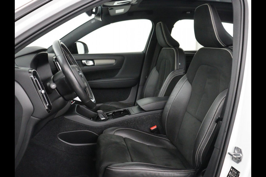 Volvo XC40 Recharge P8 AWD R-Design | SOH 97.1% | Trekhaak | Panoramadak | Leder/alcantara | Stuur/stoel verwarming | Park assit | Carplay |