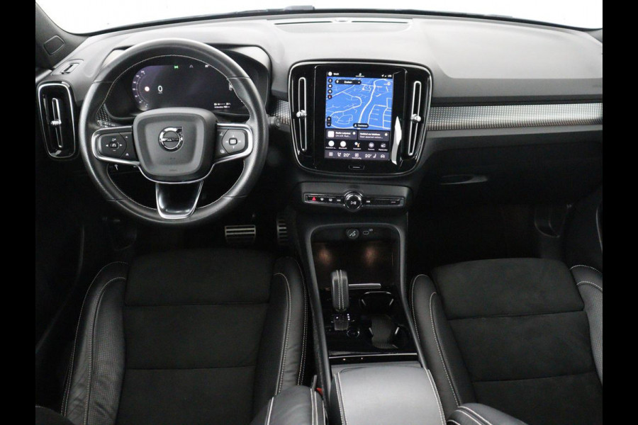 Volvo XC40 Recharge P8 AWD R-Design | SOH 97.1% | Trekhaak | Panoramadak | Leder/alcantara | Stuur/stoel verwarming | Park assit | Carplay |