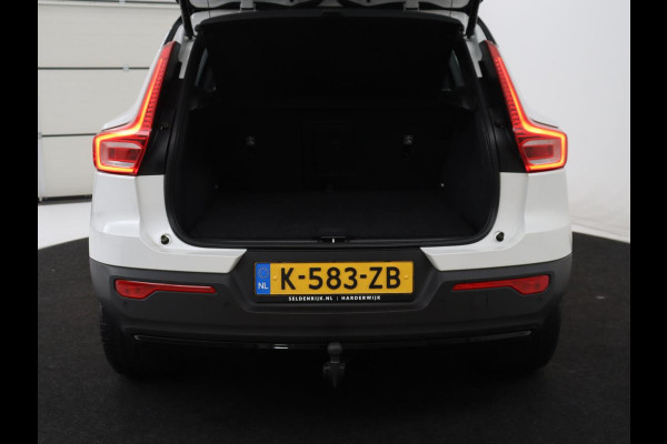 Volvo XC40 Recharge P8 AWD R-Design | SOH 97.1% | Trekhaak | Panoramadak | Leder/alcantara | Stuur/stoel verwarming | Park assit | Carplay |
