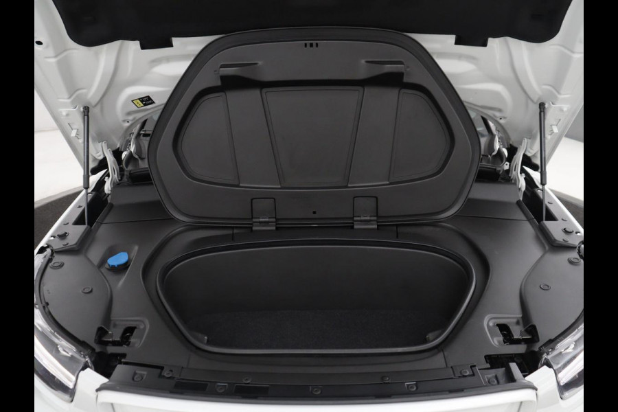 Volvo XC40 Recharge P8 AWD R-Design | SOH 97.1% | Trekhaak | Panoramadak | Leder/alcantara | Stuur/stoel verwarming | Park assit | Carplay |
