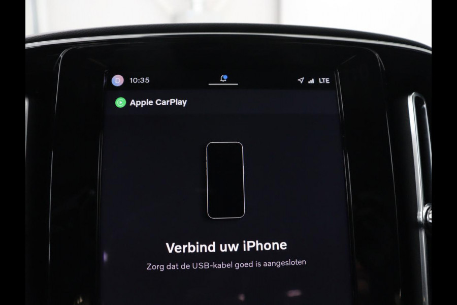 Volvo XC40 Recharge P8 AWD R-Design | SOH 97.1% | Trekhaak | Panoramadak | Leder/alcantara | Stuur/stoel verwarming | Park assit | Carplay |
