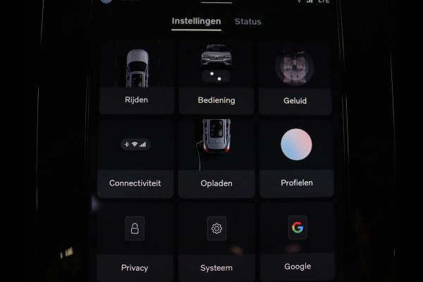 Volvo XC40 Recharge P8 AWD R-Design | SOH 97.1% | Trekhaak | Panoramadak | Leder/alcantara | Stuur/stoel verwarming | Park assit | Carplay |