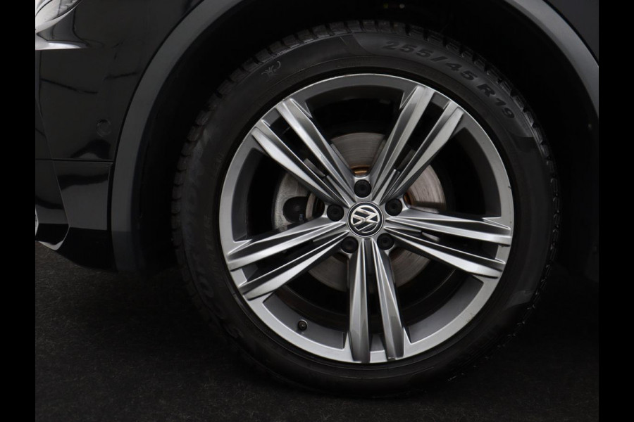 Volkswagen Tiguan Allspace 1.5 TSI Comfortline Business R-Line 7p. | Adaptive cruise | Virtual Dashboard | Carplay | Sfeerverlichting | Full LED | Climate control | Camera | Park assist | Navigatie |