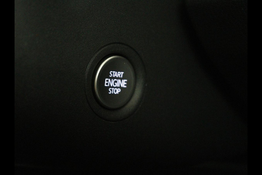 Volkswagen ID.5 Pro 77 kWh | SOH 93,5% | Memory | Leder/alcantara | Stuur/stoel verwarming | Climate control | Adaptive cruise | Sfeerverlichting | Camera | Park assist | Trekhaak |