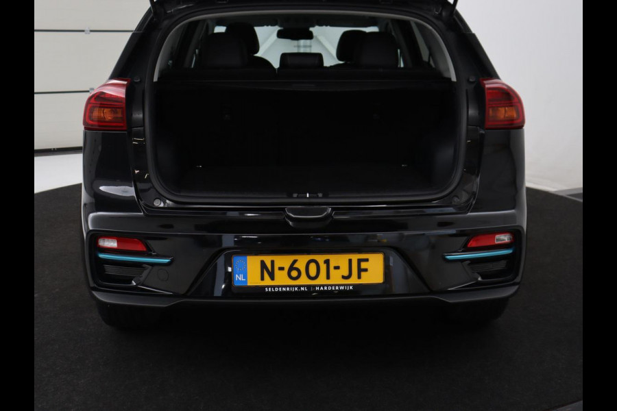 Kia e-Niro DynamicPlusLine 64 kWh | SOH 95.2% | Panoramadak | Half Leder | Adaptive cruise | Stuur/stoel verwarming | Camera | Park assist | Carplay | Climate control | Virtual dashboard | Full LED |