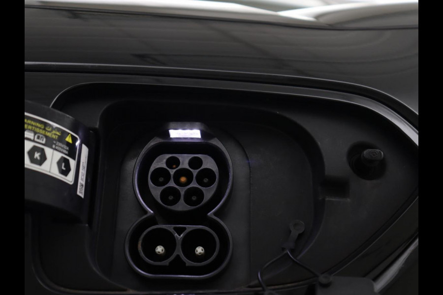 Kia e-Niro DynamicPlusLine 64 kWh | SOH 95.2% | Panoramadak | Half Leder | Adaptive cruise | Stuur/stoel verwarming | Camera | Park assist | Carplay | Climate control | Virtual dashboard | Full LED |