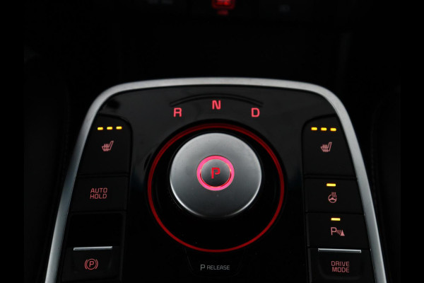 Kia e-Niro DynamicPlusLine 64 kWh | SOH 95.2% | Panoramadak | Half Leder | Adaptive cruise | Stuur/stoel verwarming | Camera | Park assist | Carplay | Climate control | Virtual dashboard | Full LED |