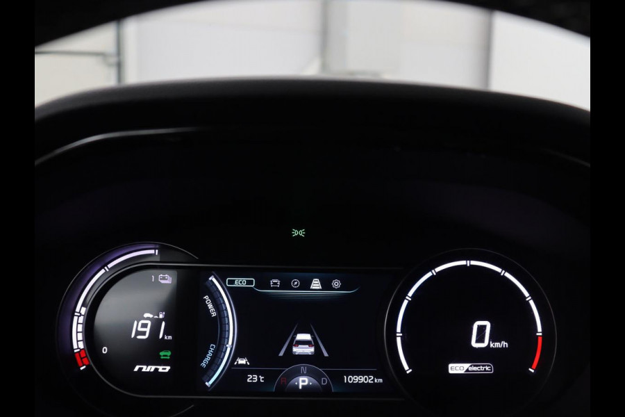 Kia e-Niro DynamicPlusLine 64 kWh | SOH 95.2% | Panoramadak | Half Leder | Adaptive cruise | Stuur/stoel verwarming | Camera | Park assist | Carplay | Climate control | Virtual dashboard | Full LED |