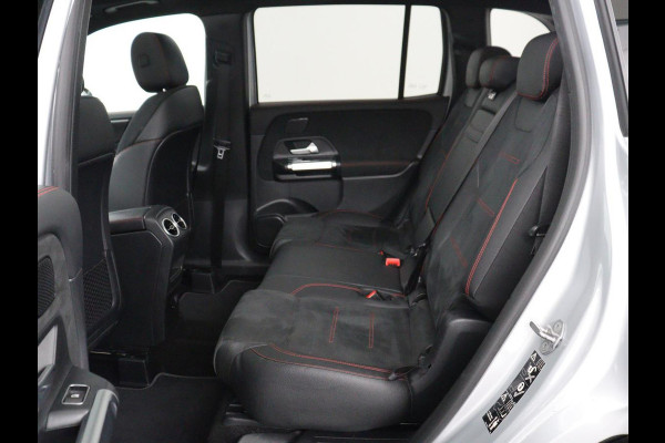 Mercedes-Benz GLB 200 Business Solution AMG 7p. | Panoramadak | Elec. Trekhaak | Half Leder | Memory | Sfeerverlichting | Stoelverwarming | Camera | Park assist |