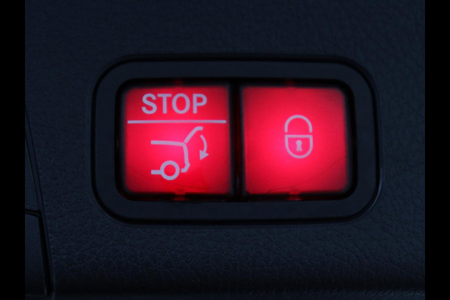 Mercedes-Benz GLB 200 Business Solution AMG 7p. | Panoramadak | Elec. Trekhaak | Half Leder | Memory | Sfeerverlichting | Stoelverwarming | Camera | Park assist |