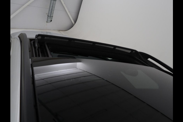 Mercedes-Benz GLB 200 Business Solution AMG 7p. | Panoramadak | Elec. Trekhaak | Half Leder | Memory | Sfeerverlichting | Stoelverwarming | Camera | Park assist |