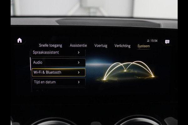 Mercedes-Benz GLB 200 Business Solution AMG 7p. | Panoramadak | Elec. Trekhaak | Half Leder | Memory | Sfeerverlichting | Stoelverwarming | Camera | Park assist |