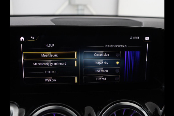Mercedes-Benz GLB 200 Business Solution AMG 7p. | Panoramadak | Elec. Trekhaak | Half Leder | Memory | Sfeerverlichting | Stoelverwarming | Camera | Park assist |