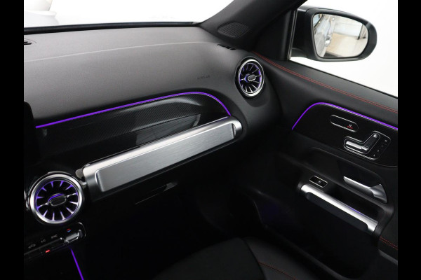 Mercedes-Benz GLB 200 Business Solution AMG 7p. | Panoramadak | Elec. Trekhaak | Half Leder | Memory | Sfeerverlichting | Stoelverwarming | Camera | Park assist |