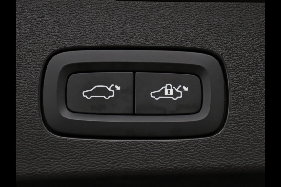 Volvo V60 2.0 B3 R-Design | Panoramadak | Trekhaak | Leder | Memory | Stuur/stoel verwarming | Harman/Kardon | Camera | Adaptive cruise | Carplay |