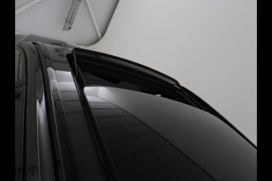 Volvo V60 2.0 B3 R-Design | Panoramadak | Trekhaak | Leder | Memory | Stuur/stoel verwarming | Harman/Kardon | Camera | Adaptive cruise | Carplay |