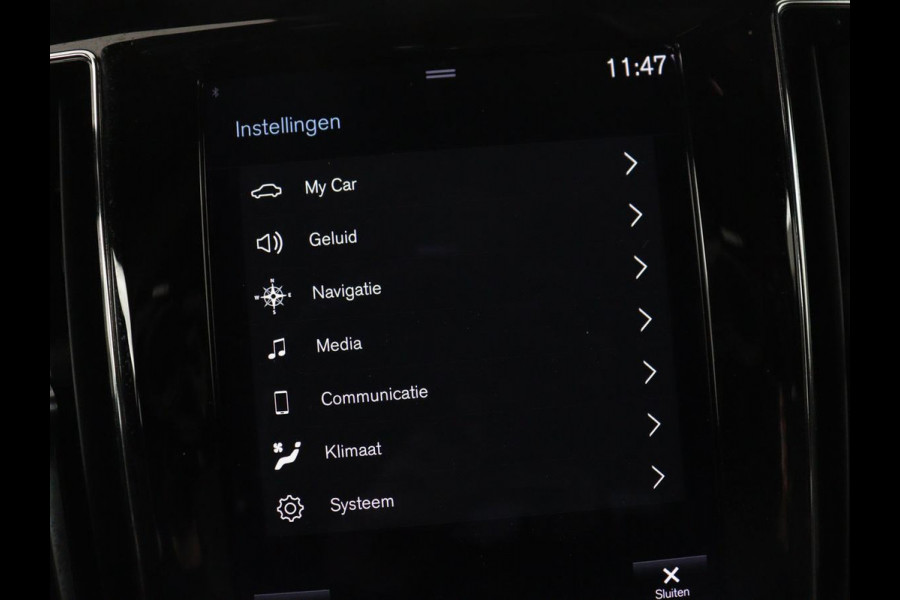 Volvo V60 2.0 B3 R-Design | Panoramadak | Trekhaak | Leder | Memory | Stuur/stoel verwarming | Harman/Kardon | Camera | Adaptive cruise | Carplay |