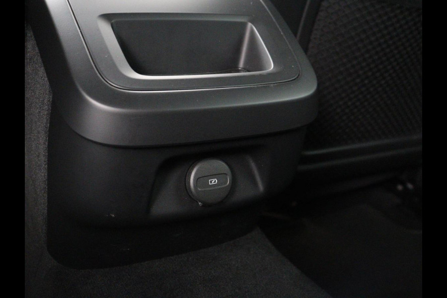 Volvo V60 2.0 B3 R-Design | Panoramadak | Trekhaak | Leder | Memory | Stuur/stoel verwarming | Harman/Kardon | Camera | Adaptive cruise | Carplay |