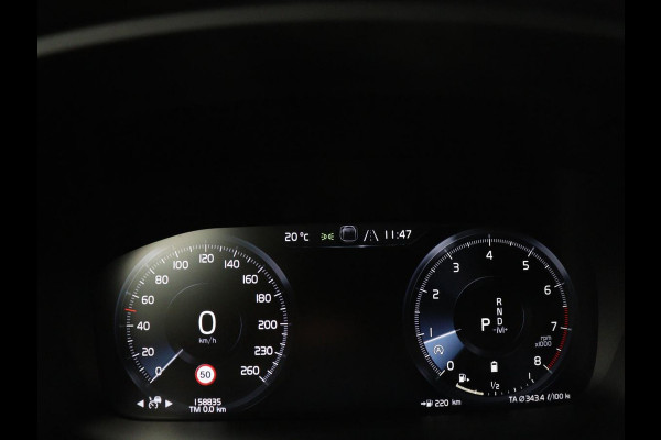 Volvo V60 2.0 B3 R-Design | Panoramadak | Trekhaak | Leder | Memory | Stuur/stoel verwarming | Harman/Kardon | Camera | Adaptive cruise | Carplay |