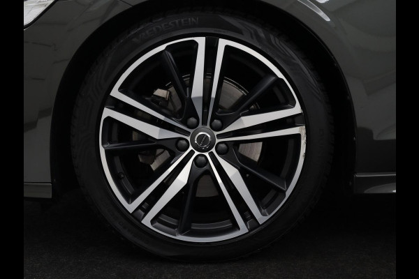 Volvo V60 2.0 B3 R-Design | Panoramadak | Trekhaak | Leder | Memory | Stuur/stoel verwarming | Harman/Kardon | Camera | Adaptive cruise | Carplay |