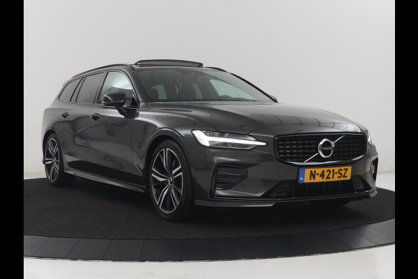 Volvo V60 2.0 B3 R-Design | Panoramadak | Trekhaak | Leder | Memory | Stuur/stoel verwarming | Harman/Kardon | Camera | Adaptive cruise | Carplay |