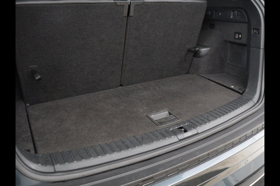 Škoda Kodiaq 1.5 TSI Sportline Business 7p. | Trekhaak | Memory | Stuur/stoel verwarming | Leder/alcantara | Carplay | Adaptive cruise | Camera | Park assist | Dodehoek detectie |