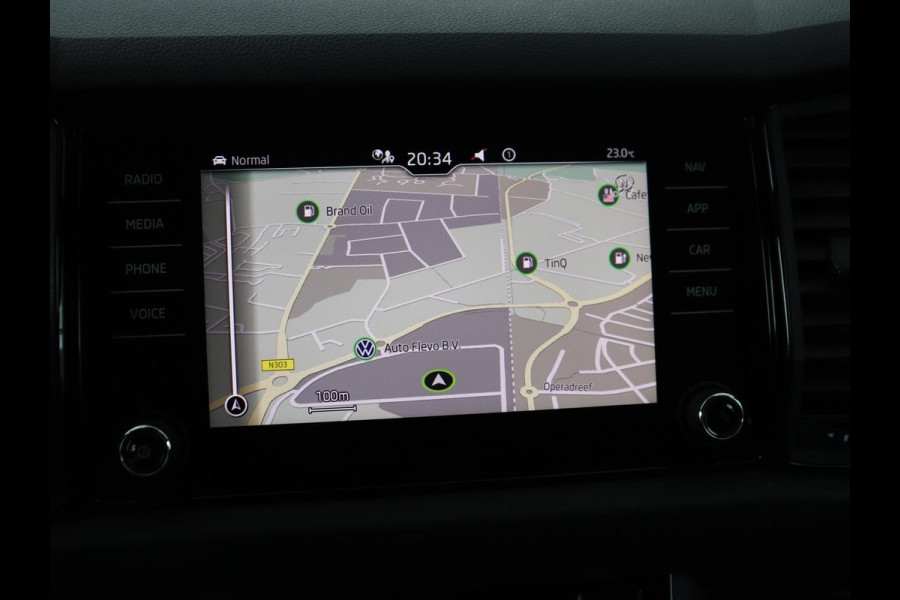 Škoda Kodiaq 1.5 TSI Sportline Business 7p. | Trekhaak | Memory | Stuur/stoel verwarming | Leder/alcantara | Carplay | Adaptive cruise | Camera | Park assist | Dodehoek detectie |