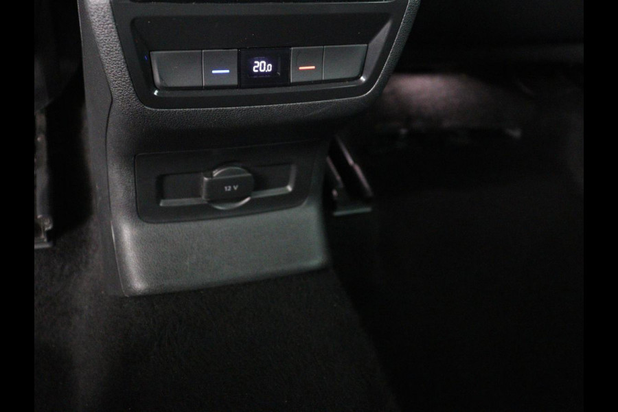 Škoda Kodiaq 1.5 TSI Sportline Business 7p. | Trekhaak | Memory | Stuur/stoel verwarming | Leder/alcantara | Carplay | Adaptive cruise | Camera | Park assist | Dodehoek detectie |