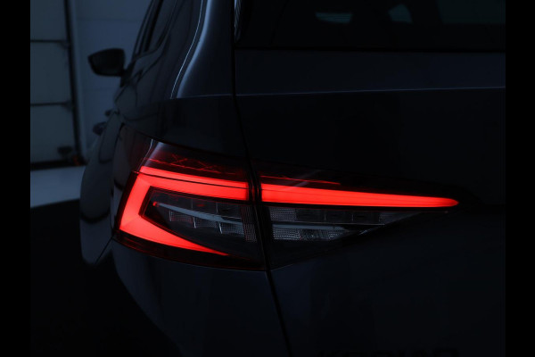 Škoda Kodiaq 1.5 TSI Sportline Business 7p. | Trekhaak | Memory | Stuur/stoel verwarming | Leder/alcantara | Carplay | Adaptive cruise | Camera | Park assist | Dodehoek detectie |
