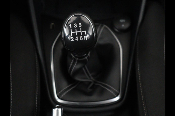Ford Fiesta 1.0 EcoBoost Hybrid Titanium | Cruise control | Park assist | Climate control | Navigatie | Carplay | Lederen stuurwiel | Lane assist |