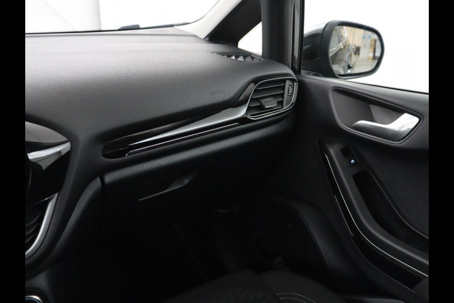 Ford Fiesta 1.0 EcoBoost Hybrid Titanium | Cruise control | Park assist | Climate control | Navigatie | Carplay | Lederen stuurwiel | Lane assist |
