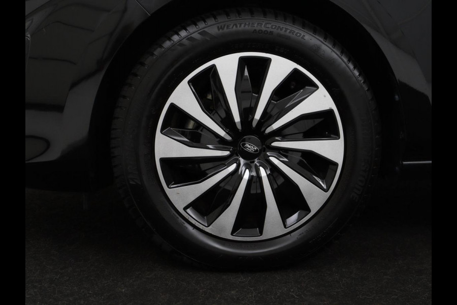 Ford Fiesta 1.0 EcoBoost Hybrid Titanium | Cruise control | Park assist | Climate control | Navigatie | Carplay | Lederen stuurwiel | Lane assist |