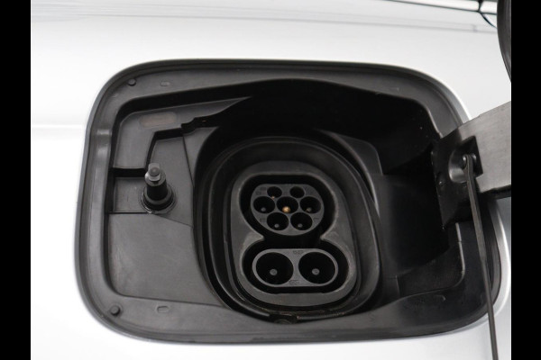 Škoda Enyaq iV 60 | SOH 92,4% | Panoramadak | Stoel/stuur verwarming | Half leder | Adaptive cruise | Carplay | Virtueel dashboard | Sfeerverlichting | Climate control | Camera | Park assist |