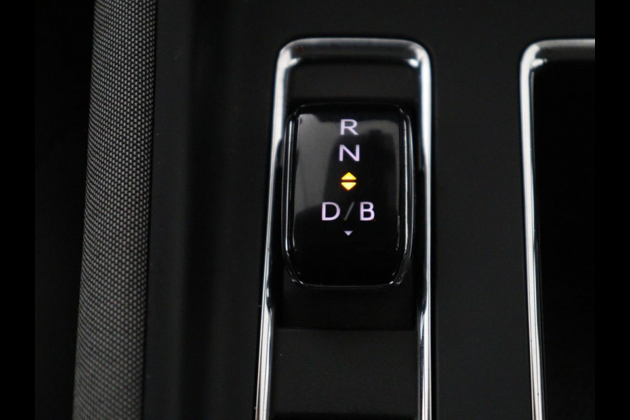Škoda Enyaq iV 60 | SOH 92,4% | Panoramadak | Stoel/stuur verwarming | Half leder | Adaptive cruise | Carplay | Virtueel dashboard | Sfeerverlichting | Climate control | Camera | Park assist |