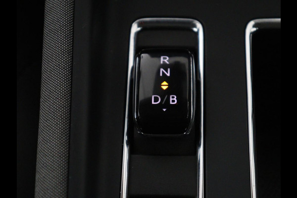 Škoda Enyaq iV 60 | SOH 92,4% | Panoramadak | Stoel/stuur verwarming | Half leder | Adaptive cruise | Carplay | Virtueel dashboard | Sfeerverlichting | Climate control | Camera | Park assist |