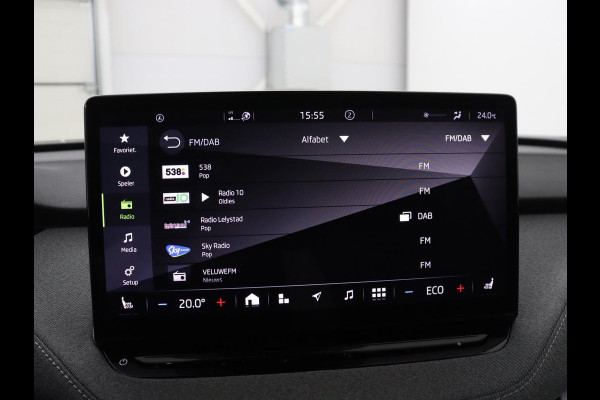 Škoda Enyaq iV 60 | SOH 92,4% | Panoramadak | Stoel/stuur verwarming | Half leder | Adaptive cruise | Carplay | Virtueel dashboard | Sfeerverlichting | Climate control | Camera | Park assist |