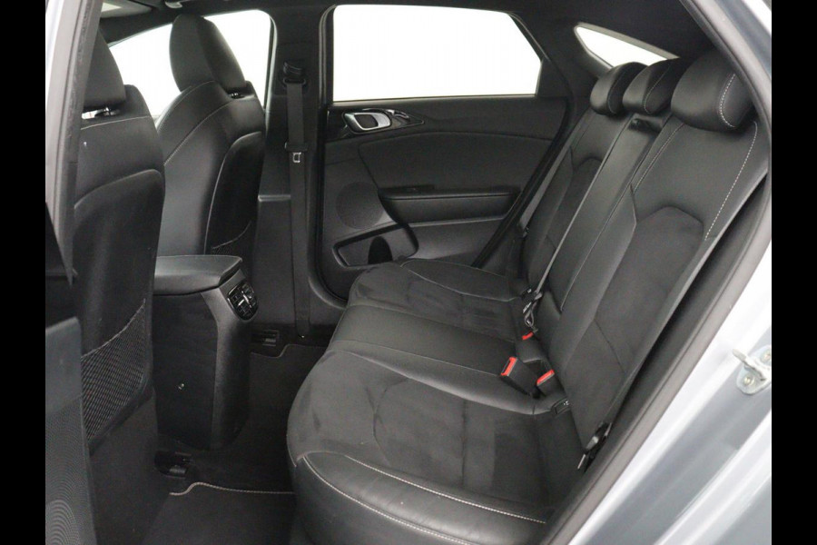 Kia ProCeed 1.5 T-GDI GT-Line | Panoramadak | Leder/alcantara | Stoel/stuur verwarming | Carplay | Cruise control | Climate control | Camera | Park assist |