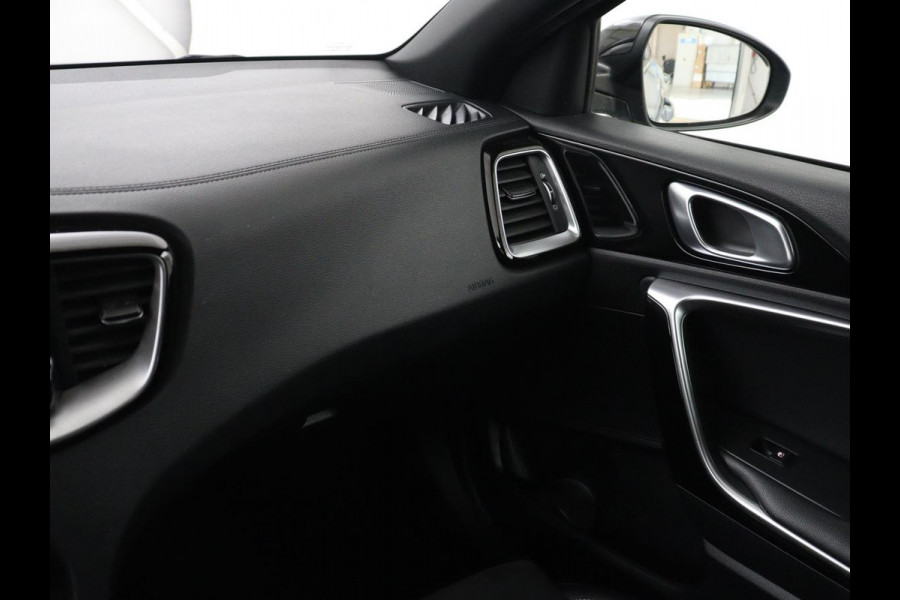 Kia ProCeed 1.5 T-GDI GT-Line | Panoramadak | Leder/alcantara | Stoel/stuur verwarming | Carplay | Cruise control | Climate control | Camera | Park assist |