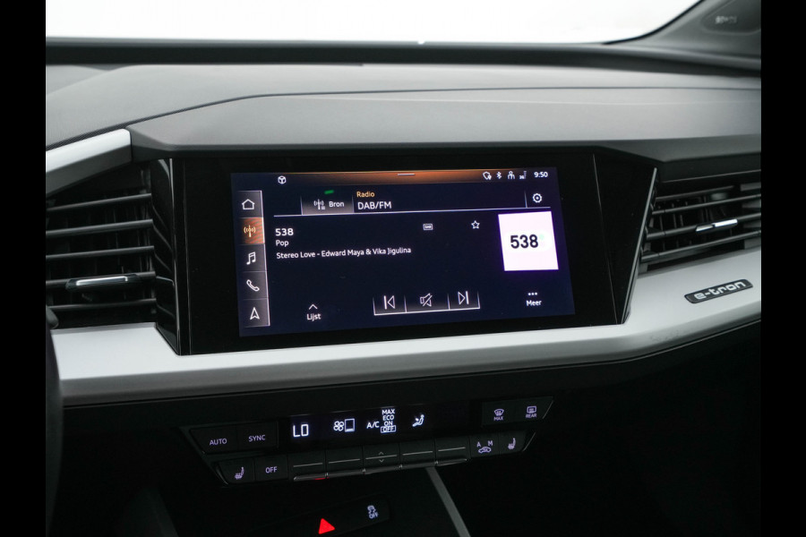 Audi Q4 e-tron 40 Launch edition 77 kWh [3-Fase-11kW] {SoH-94%} (INCL.BTW) *ADAPTIVE-CRUISE | SONOS-SOUND | HEATED-COMFORTSEATS | DIGI-COCKPIT | DAB+ | PRIVACY-GLASS | ECC | PDC | 20''ALU*