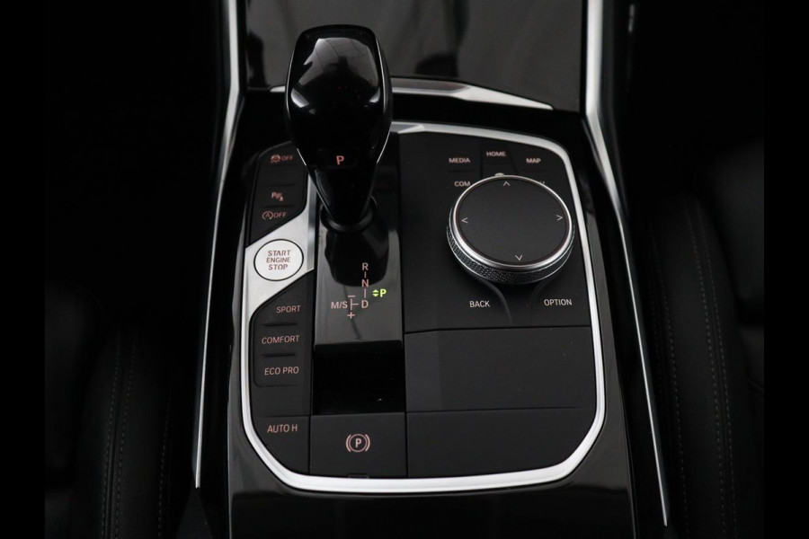 BMW 3 Serie Touring 318i Business Edition Plus | Leder | Stoelverwarming | Carplay | Virtueel dashboard | Cruise control | Climate control | Park assist | Full LED |