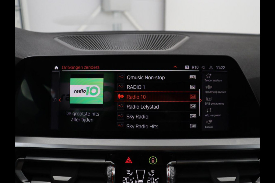 BMW 3 Serie Touring 318i Business Edition Plus | Leder | Stoelverwarming | Carplay | Virtueel dashboard | Cruise control | Climate control | Park assist | Full LED |