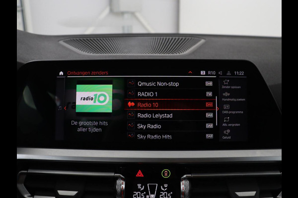 BMW 3 Serie Touring 318i Business Edition Plus | Leder | Stoelverwarming | Carplay | Virtueel dashboard | Cruise control | Climate control | Park assist | Full LED |