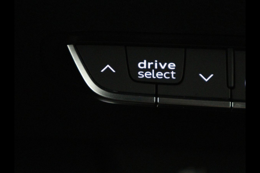 Audi A4 Avant 35 TFSI S edition Competition | Half Leder | Virtual Dashboard | Stoelverwarming | Cruise control | Park assist | Climate control | Drive select |