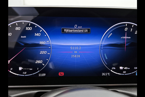 Mercedes-Benz CLE Coupé 300 e AMG Plug-In Hybride AMG Premium | Night Pakket | Digital Licht | Memory Voorstoelen | Stuur en Stoelverwarming Inclusief 24 maanden Mercedes-Benz Certified garantie voor Europa.