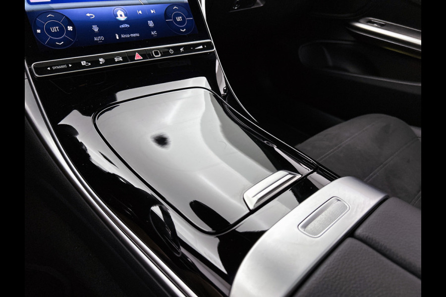Mercedes-Benz CLE Coupé 300 e AMG Plug-In Hybride AMG Premium | Night Pakket | Digital Licht | Memory Voorstoelen | Stuur en Stoelverwarming Inclusief 24 maanden Mercedes-Benz Certified garantie voor Europa.