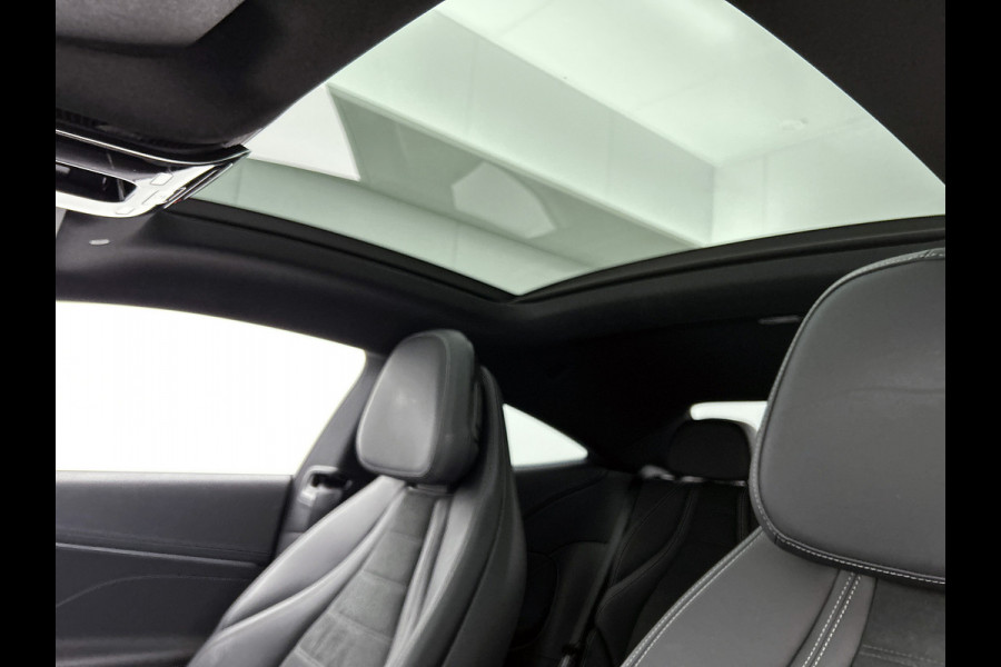 Mercedes-Benz CLE Coupé 300 e AMG Plug-In Hybride AMG Premium | Night Pakket | Digital Licht | Memory Voorstoelen | Stuur en Stoelverwarming Inclusief 24 maanden Mercedes-Benz Certified garantie voor Europa.