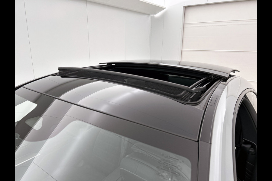 Mercedes-Benz CLE Coupé 300 e AMG Plug-In Hybride AMG Premium | Night Pakket | Digital Licht | Memory Voorstoelen | Stuur en Stoelverwarming Inclusief 24 maanden Mercedes-Benz Certified garantie voor Europa.